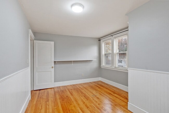 Building Photo - 577 Chandler St