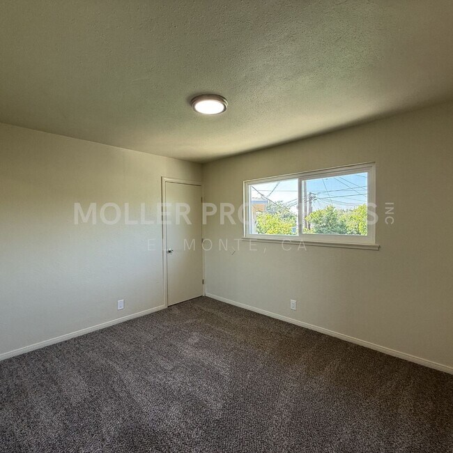 Building Photo - 11229 Brockway St