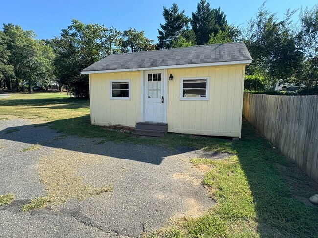 Building Photo - 207 Edgemont Ave