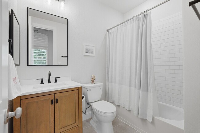 Building Photo - 111 N Bimini Twist Cir