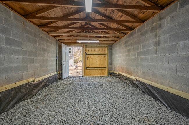 Building Photo - 143 Luckado St