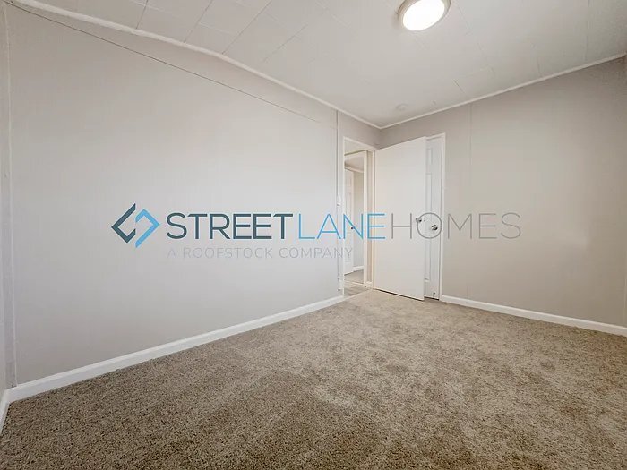 Building Photo - 2140 Miracle Ave