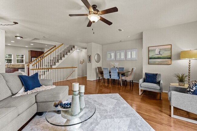 Building Photo - Welcome to this stunning 3-bedroom, 3.5-bath tri-level condo!