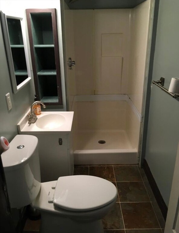 Building Photo - 27 Pleasant St