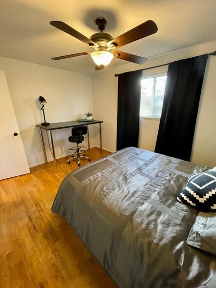 Building Photo - 455 S Morain St