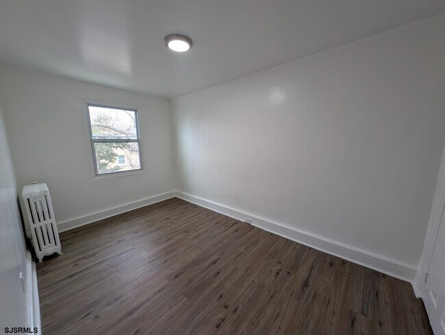 Building Photo - 1005 N Michigan Ave