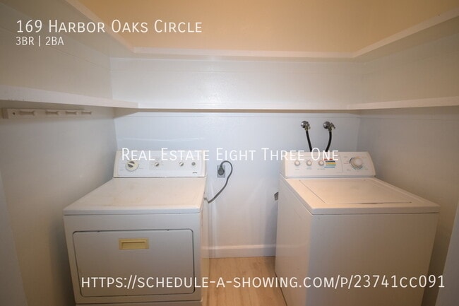 Building Photo - 169 Harbor Oaks Cir