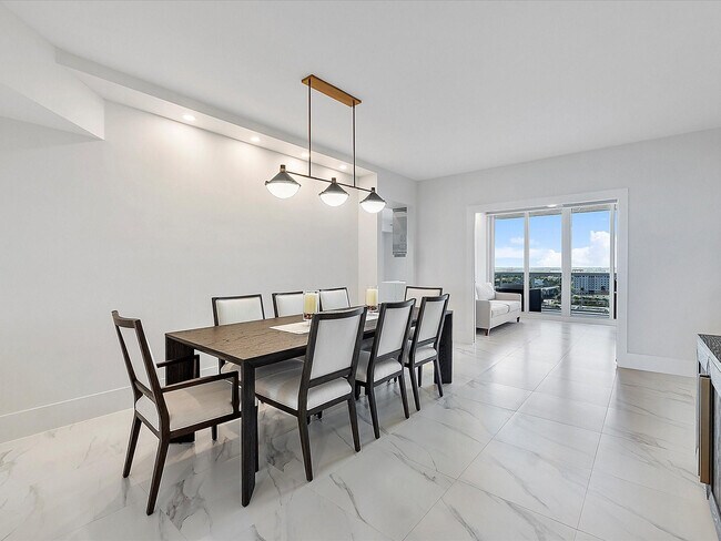 Building Photo - 3100 N Ocean Blvd