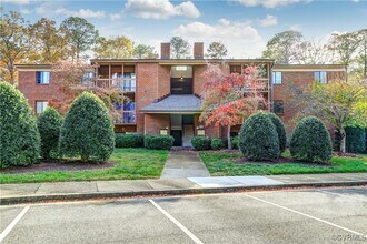 Building Photo - Fully Furnished Condo with community pool