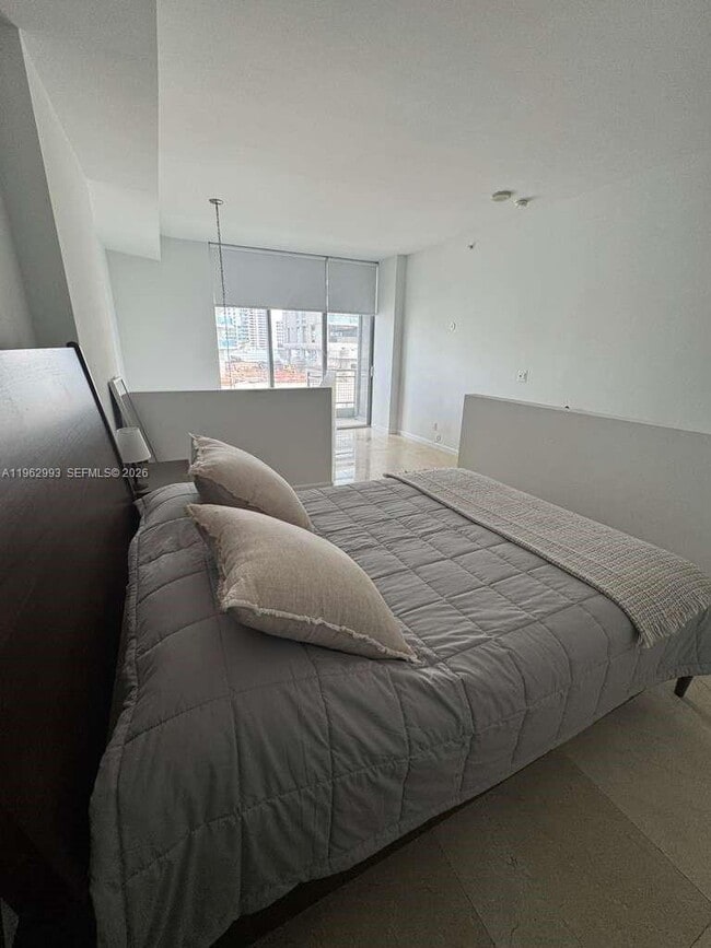 Building Photo - 690 SW 1st Ct