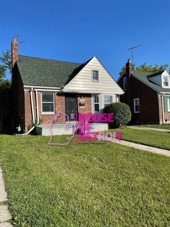 Building Photo - Summer Special~3 BEDROOM | 1 BATH | FREE P...