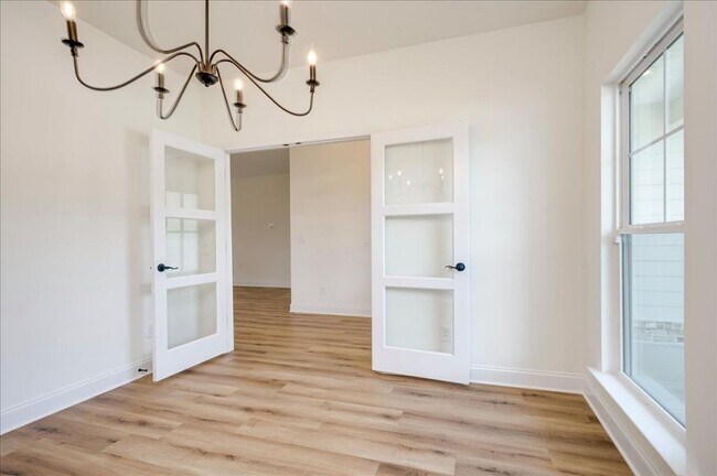 Building Photo - 814 Sweet Grass Cir