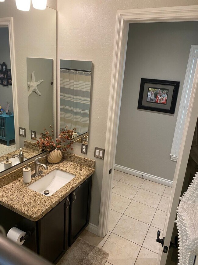 Building Photo - Coming Soon: Gorgeous 5bed/4 bath with Ove...