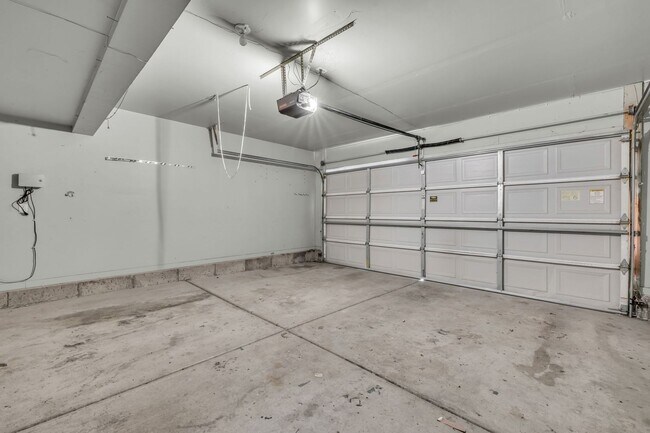 Building Photo - 3 Bedroom 2 Bathroom Home in Saratoga Springs!!