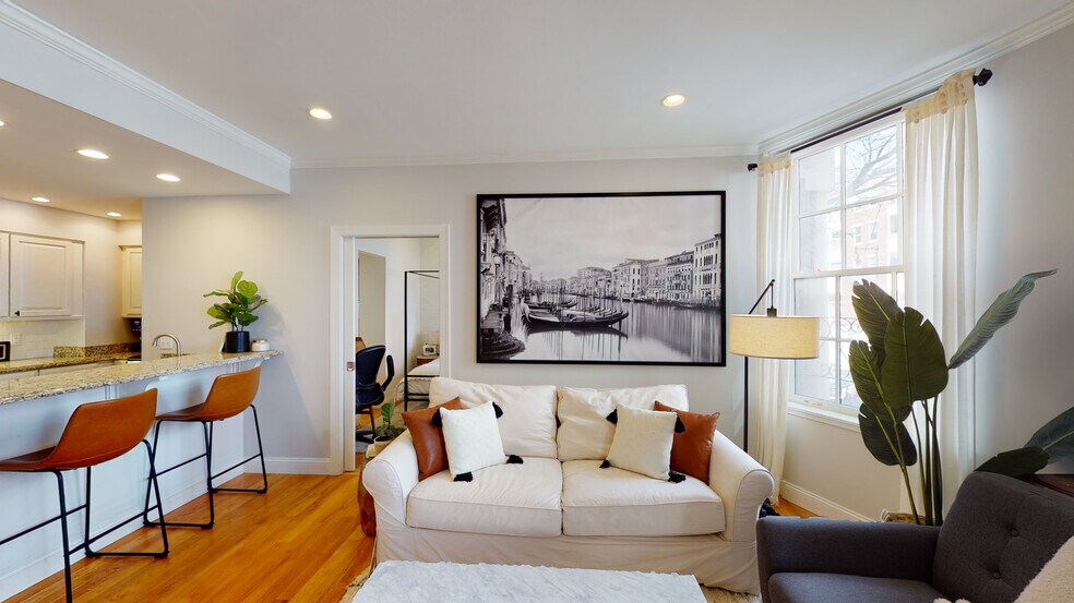 Building Photo - 37 Bowdoin St