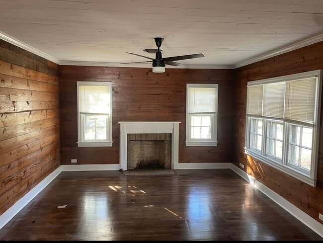 Building Photo - 321 S Arcola St