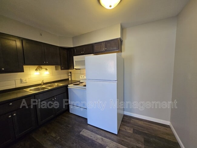 Building Photo - 2625 S Big Bend Blvd