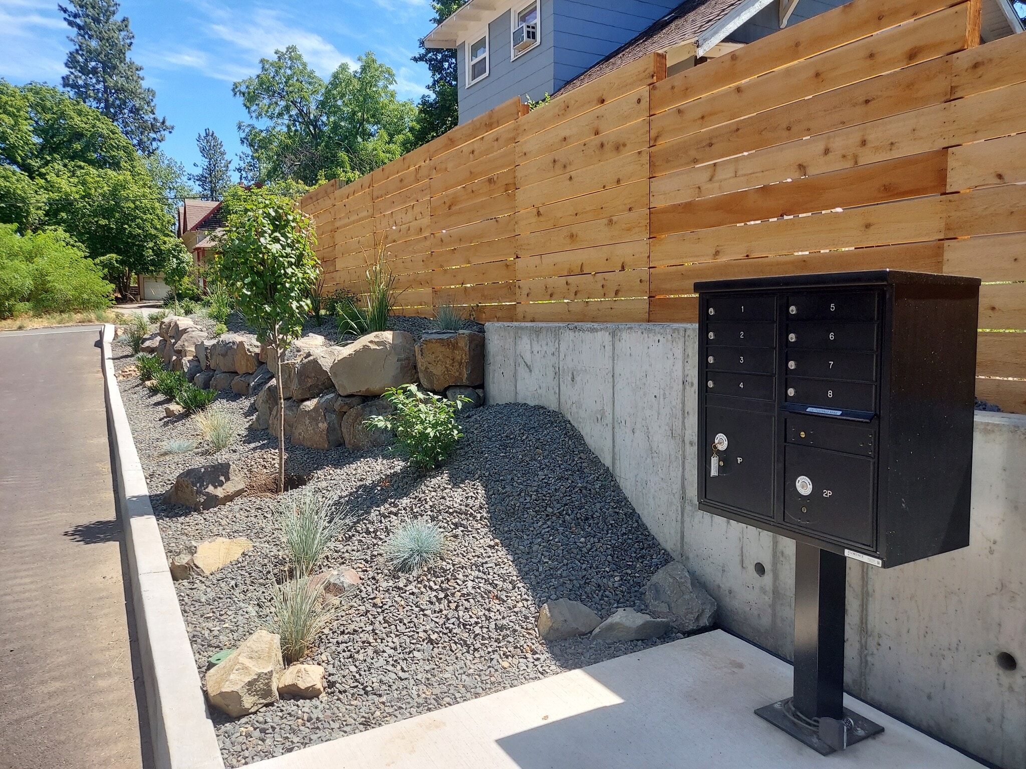 Building Photo - 618 S Denver St