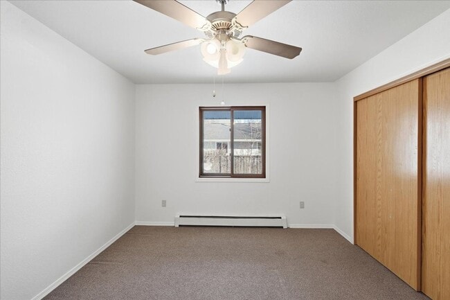 Building Photo - 900 N Wesglenn Cir