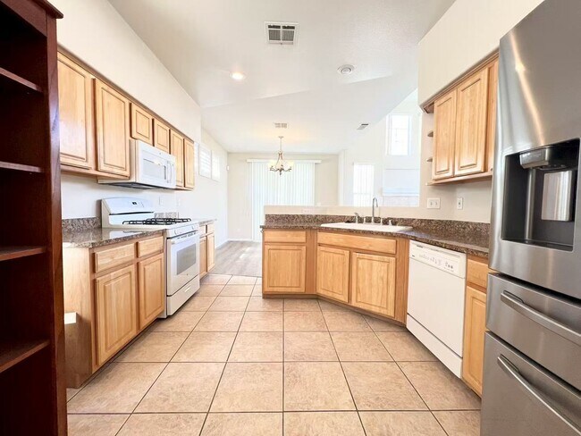 Building Photo - Wonderfully two-story single-family property