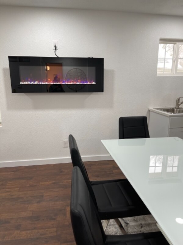 Building Photo - 804 Sheridan St