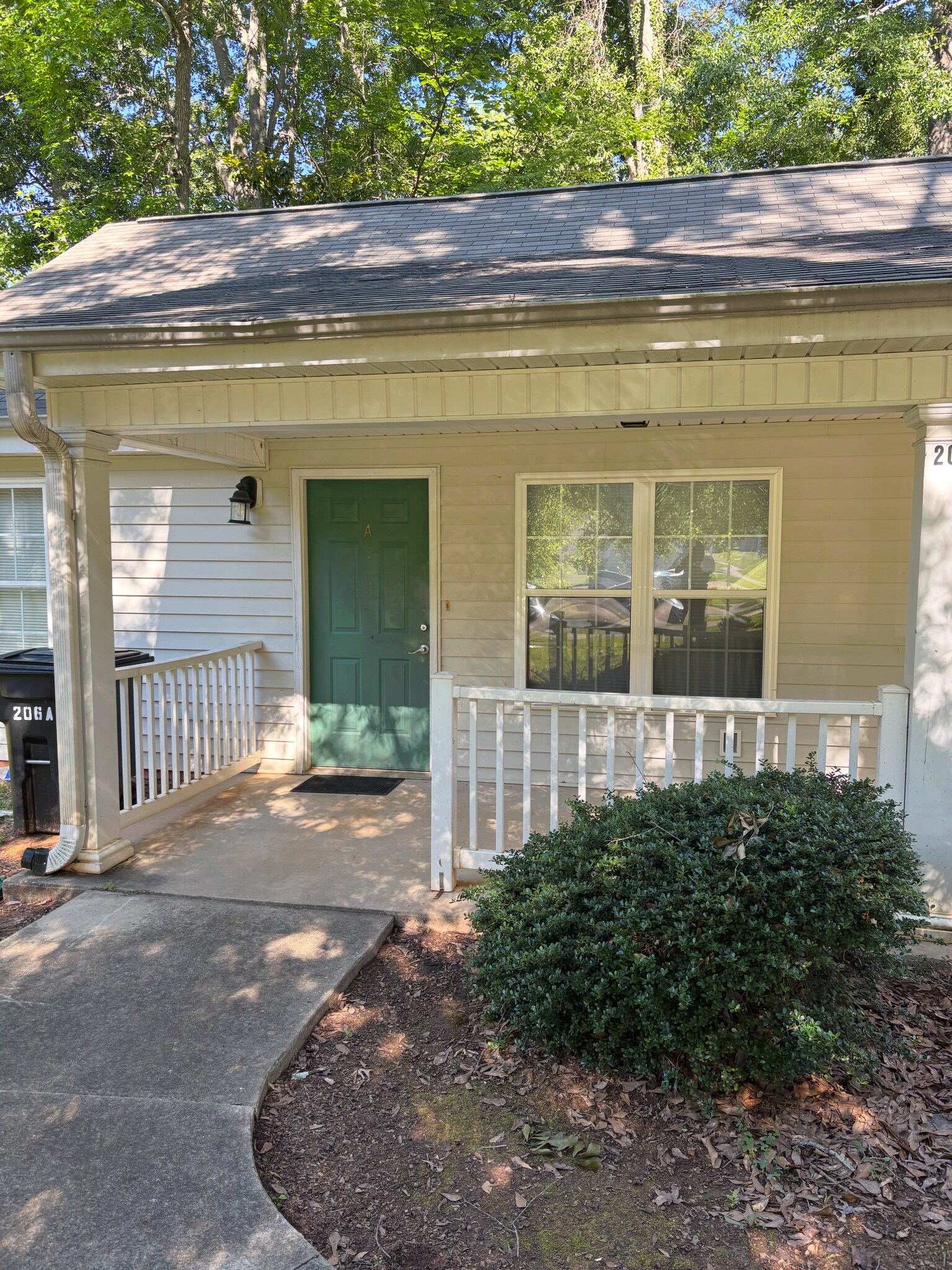 Building Photo - 212 Samaritan Dr