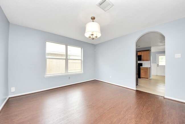 Building Photo - 7238 Foxshadows Ln