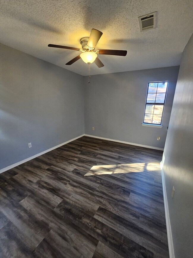 Building Photo - Home in Bryant