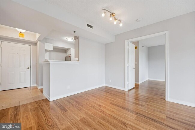 Building Photo - 5809 Nicholson Ln