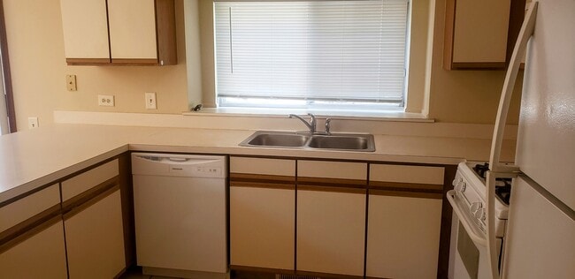 Building Photo - 2086 Muirfield Cir