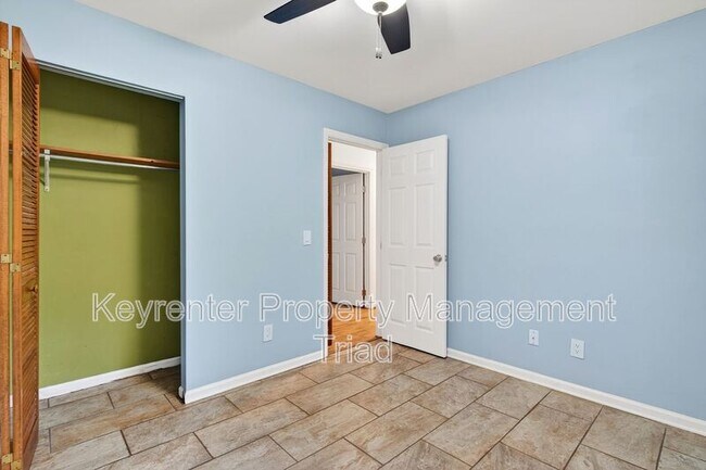 Building Photo - 2312 Bonnie Ln