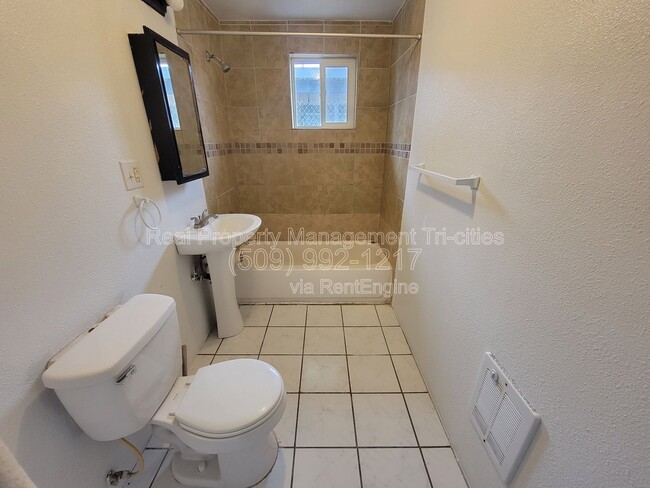 Building Photo - 1416 N 14th Ave