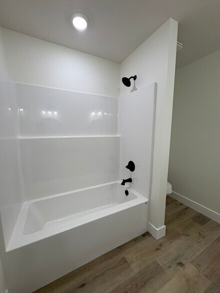 Building Photo - 209 Madison St