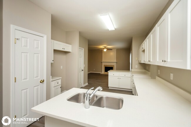 Building Photo - 4912 Lightwood Ct