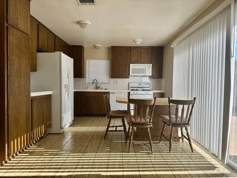Building Photo - 793 Tioga Pl