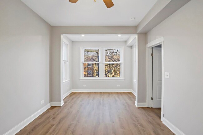 Building Photo - 2626 N Ridgeway Ave