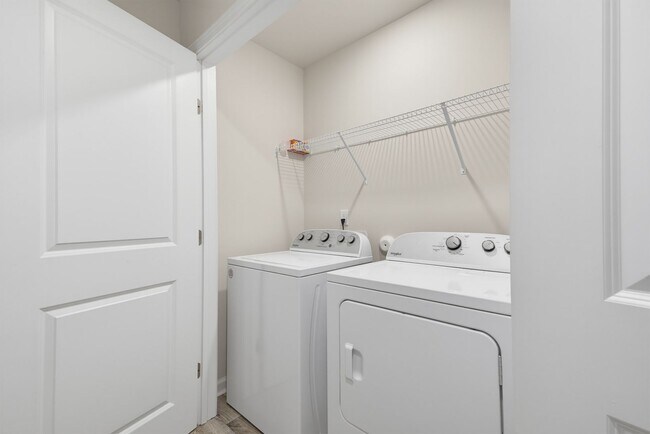 Building Photo - 414 Hope Ln