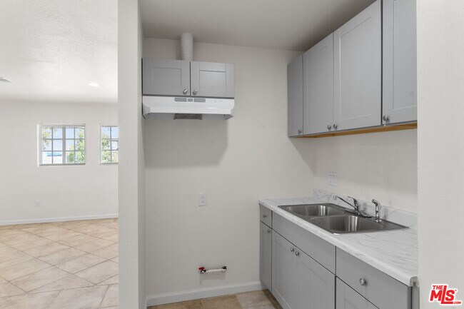 Building Photo - 66087 Desert View Ave
