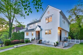 Building Photo - 24 Lindbergh Ave