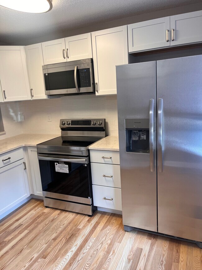 Building Photo - 108 Cedar Knolls Dr