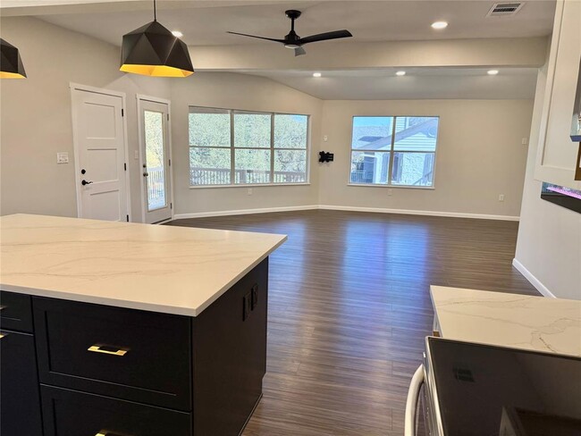 Building Photo - 3106 Point Cove