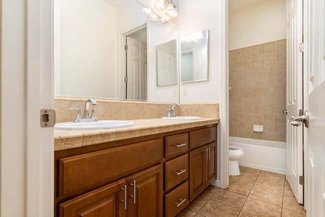 Building Photo - 3350 W Stewart Ave