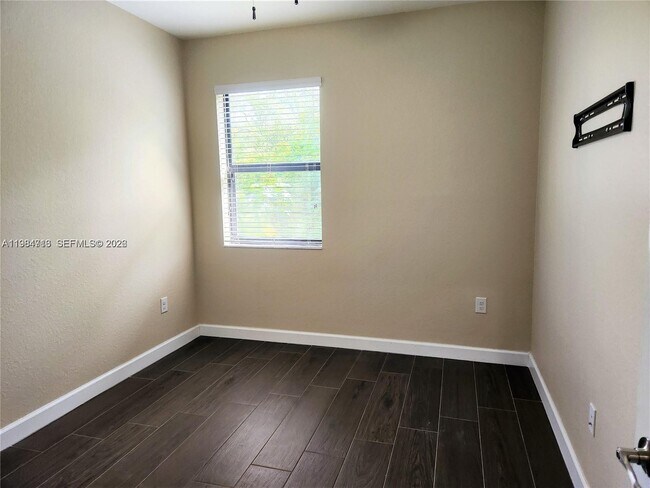 Building Photo - 11887 SW 150th Pl