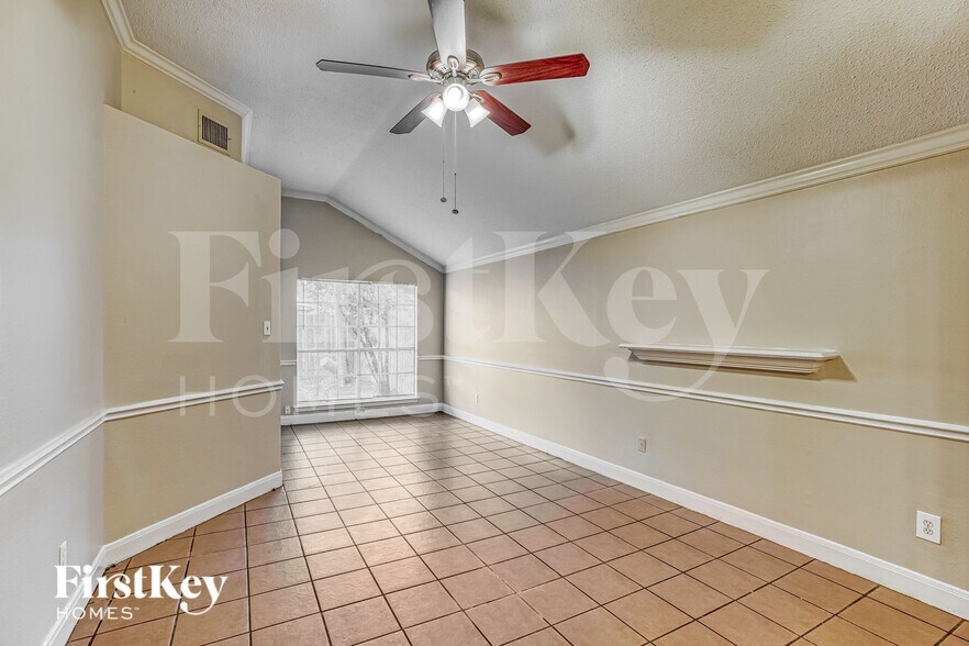 Building Photo - 18614 Seaton Dr