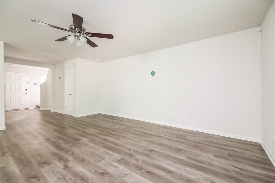 Building Photo - 324 Rustling Way