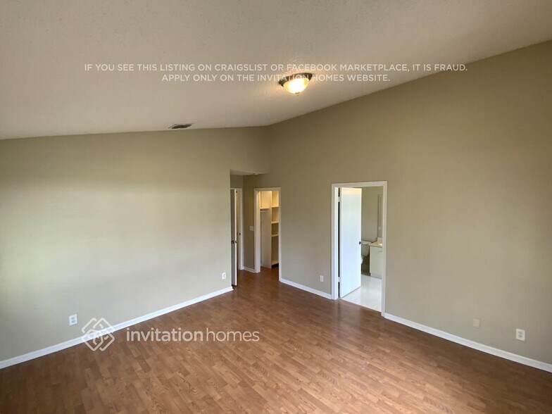 Building Photo - 5233 Rosen Blvd