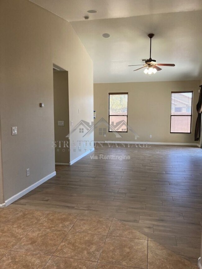 Building Photo - 4445 E Amarillo Dr