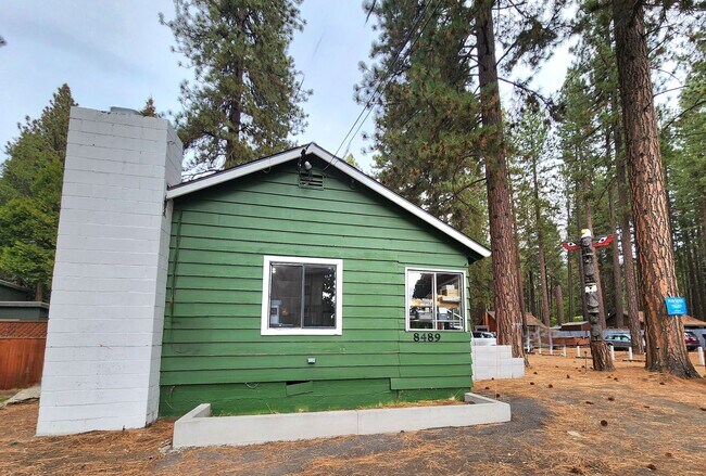 Building Photo - LONG-TERM RENTAL: Updated Studio with Shar...