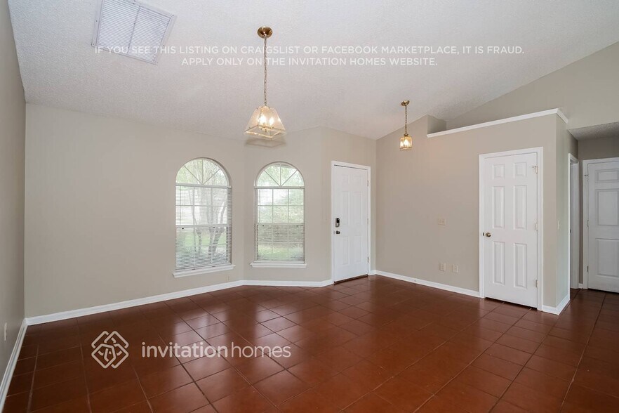 Building Photo - 7736 Rockridge Dr W