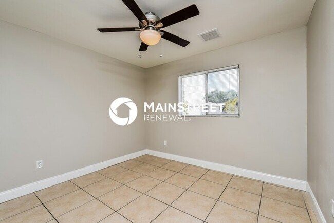 Building Photo - 3 Bedroom Pet-Friendly Home in Cape Coral,...